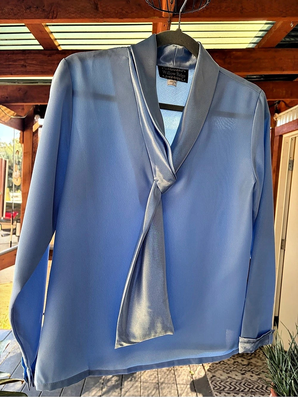 1990’s Willow Ridge Tie Neck Blouse in Blue Size Small Like New